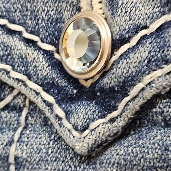 True Religion Capri Jeans Womens Size26 Disco Lily Big T Embellished Distressed - Picture 10 of 15